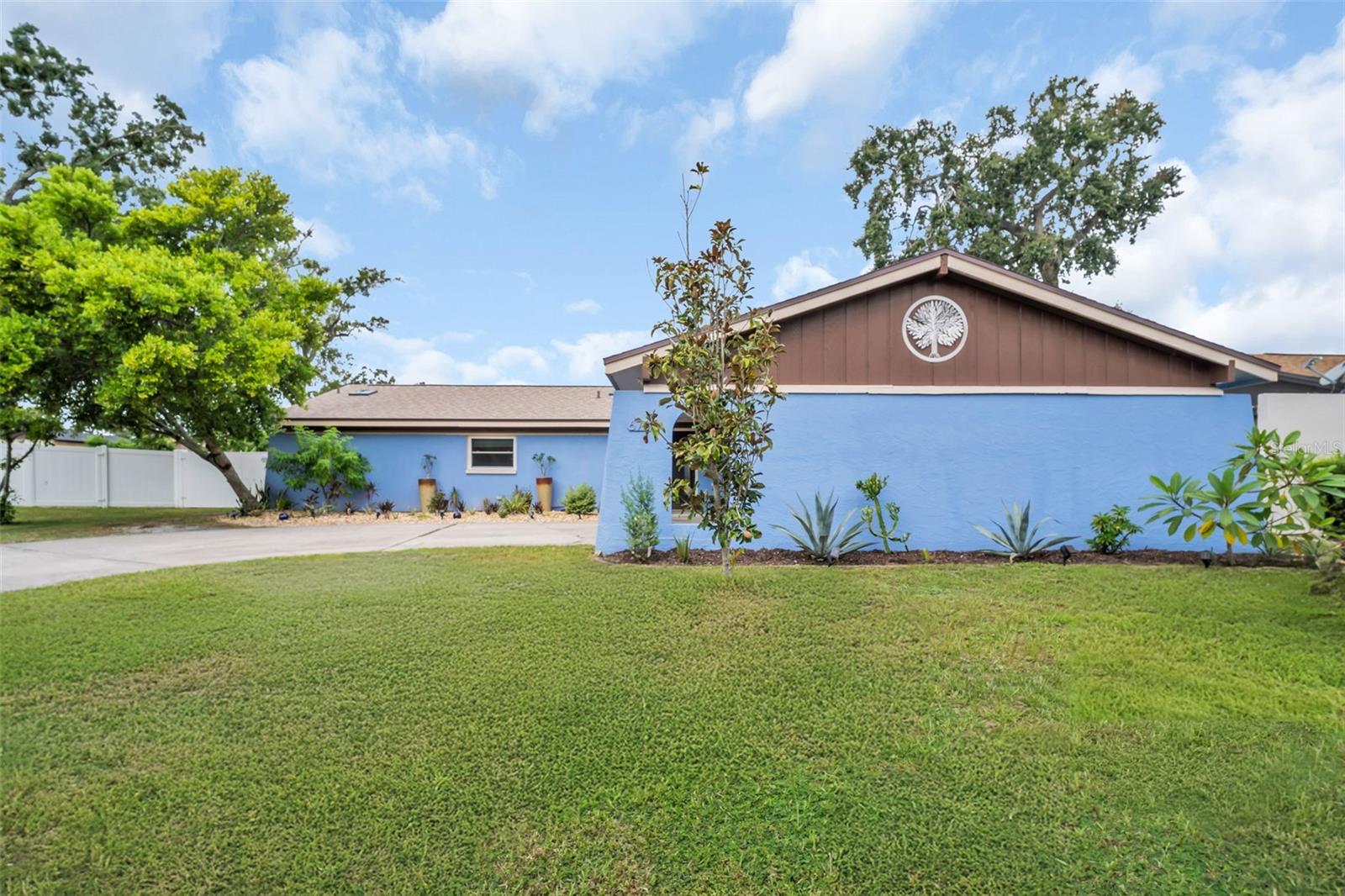Image 2 of 42 For 6704 Gateway Drive