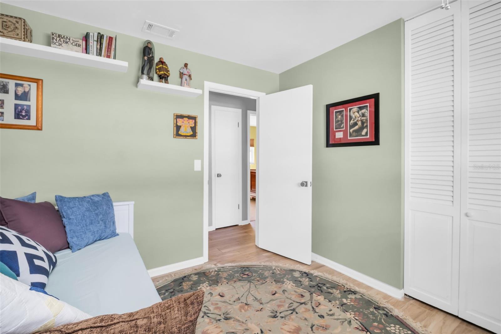 Image 23 of 42 For 6704 Gateway Drive