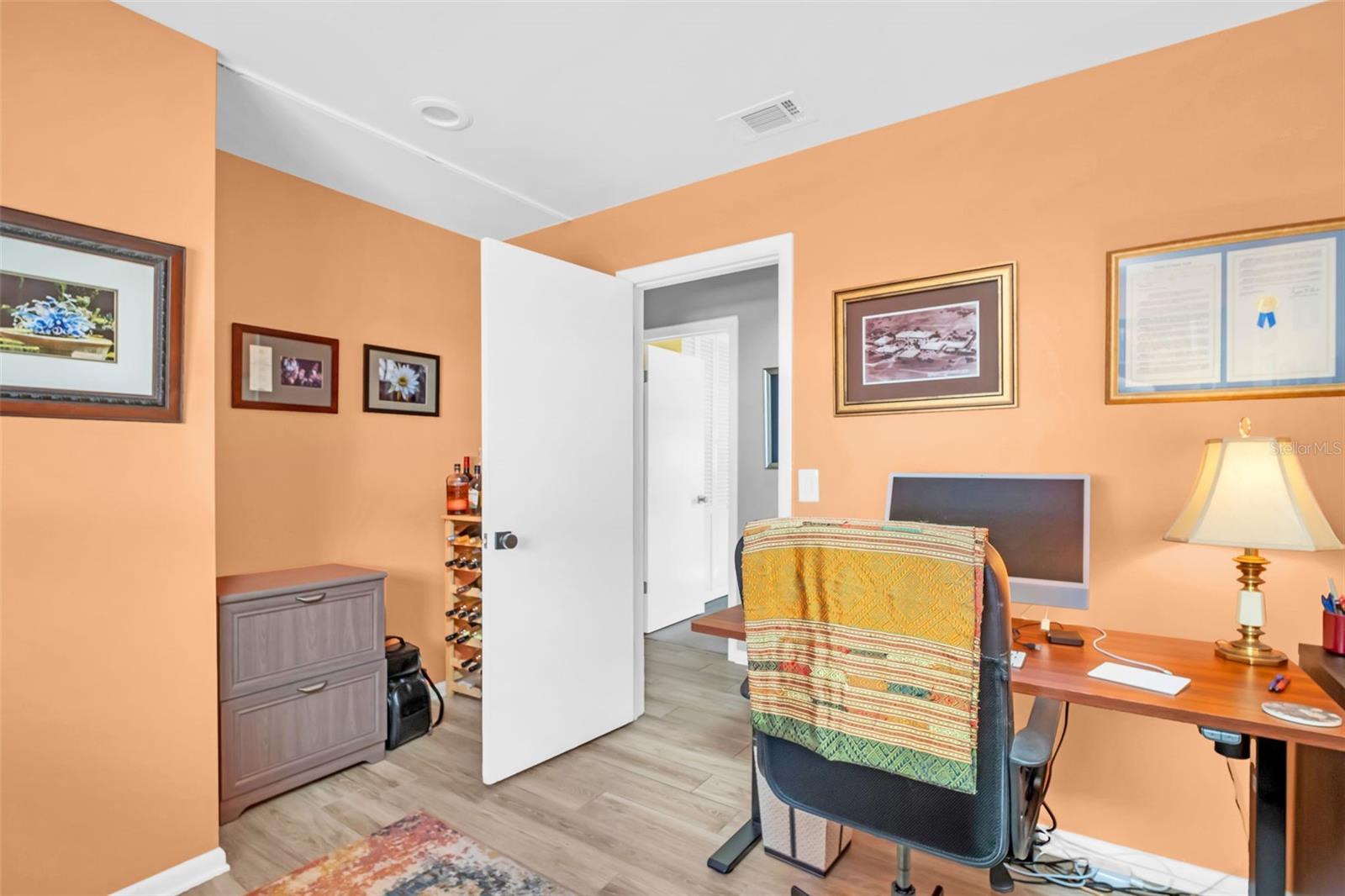 Image 25 of 42 For 6704 Gateway Drive