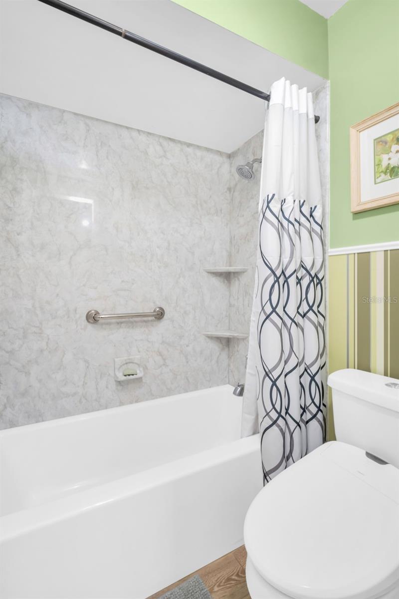 Image 27 of 42 For 6704 Gateway Drive