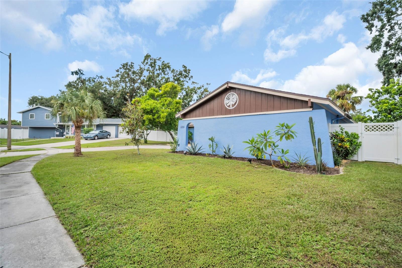 Image 3 of 42 For 6704 Gateway Drive