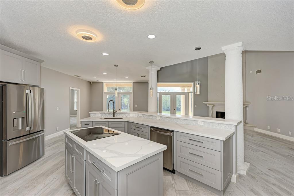 Image 29 of 91 For 1648 Bayshore Drive