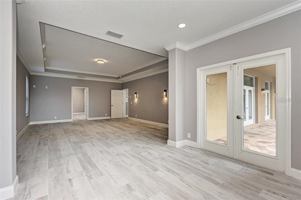 Image 34 of 91 For 1648 Bayshore Drive