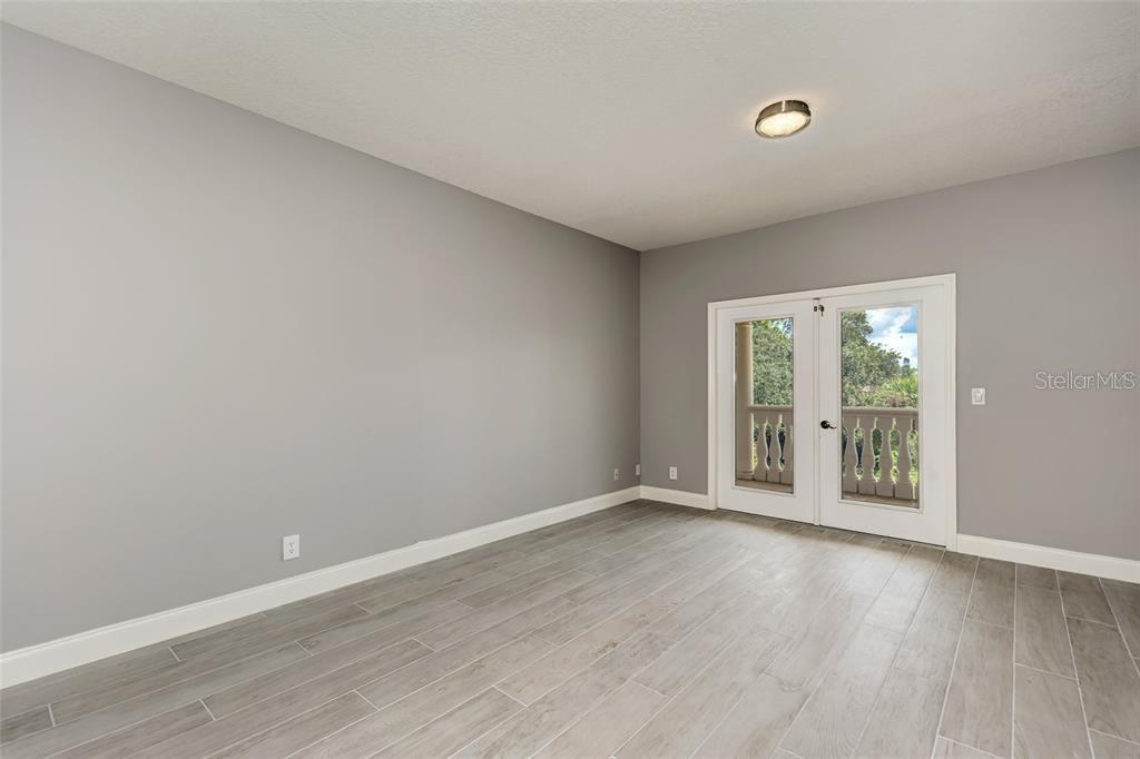 Image 48 of 91 For 1648 Bayshore Drive