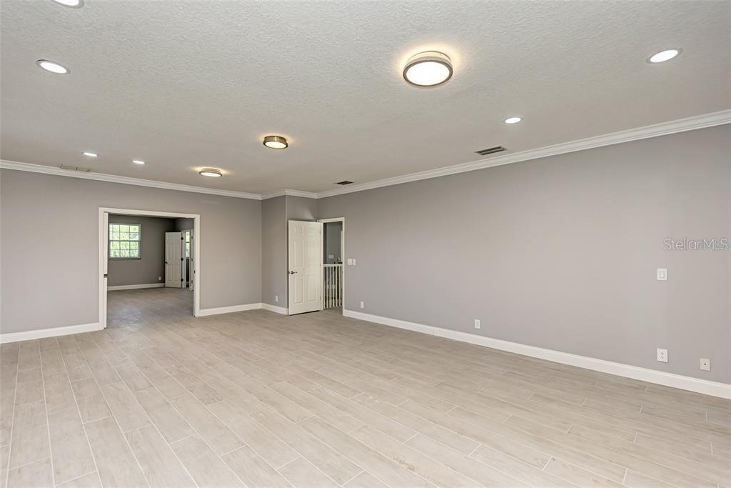 Image 49 of 91 For 1648 Bayshore Drive
