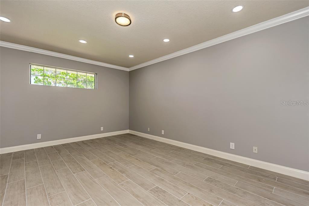 Image 51 of 91 For 1648 Bayshore Drive