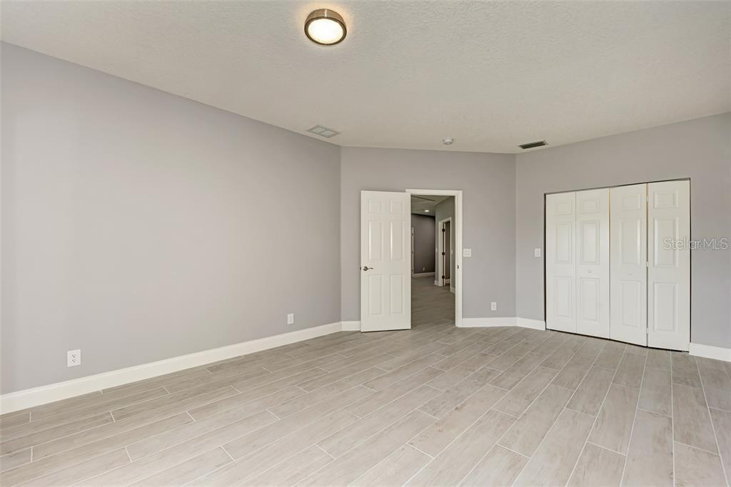 Image 52 of 91 For 1648 Bayshore Drive