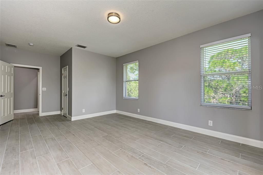 Image 55 of 91 For 1648 Bayshore Drive
