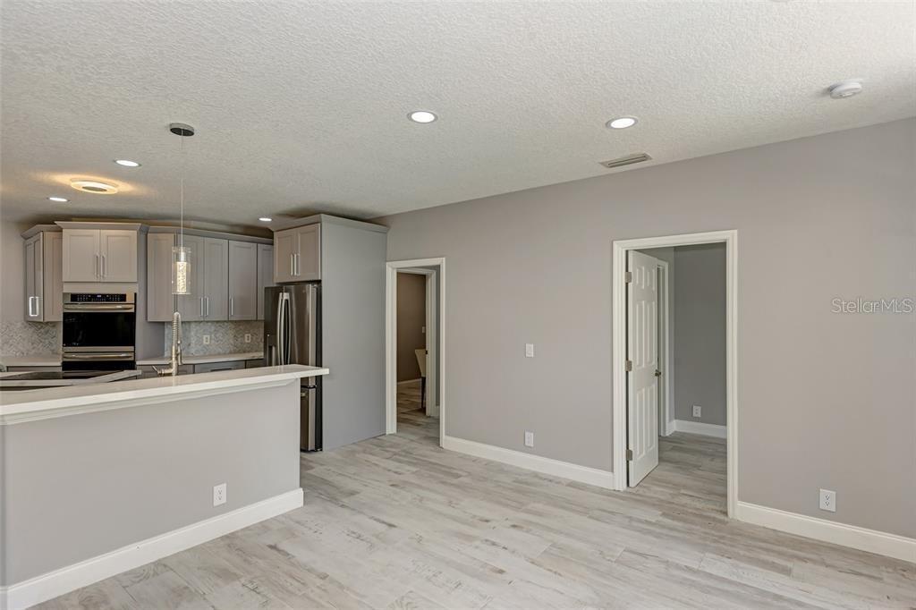 Image 76 of 91 For 1648 Bayshore Drive