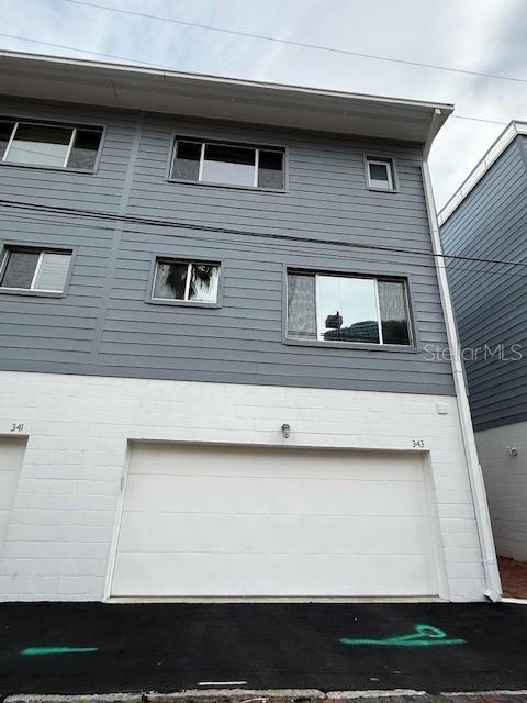 Image 29 of 29 For 343 4th Avenue S