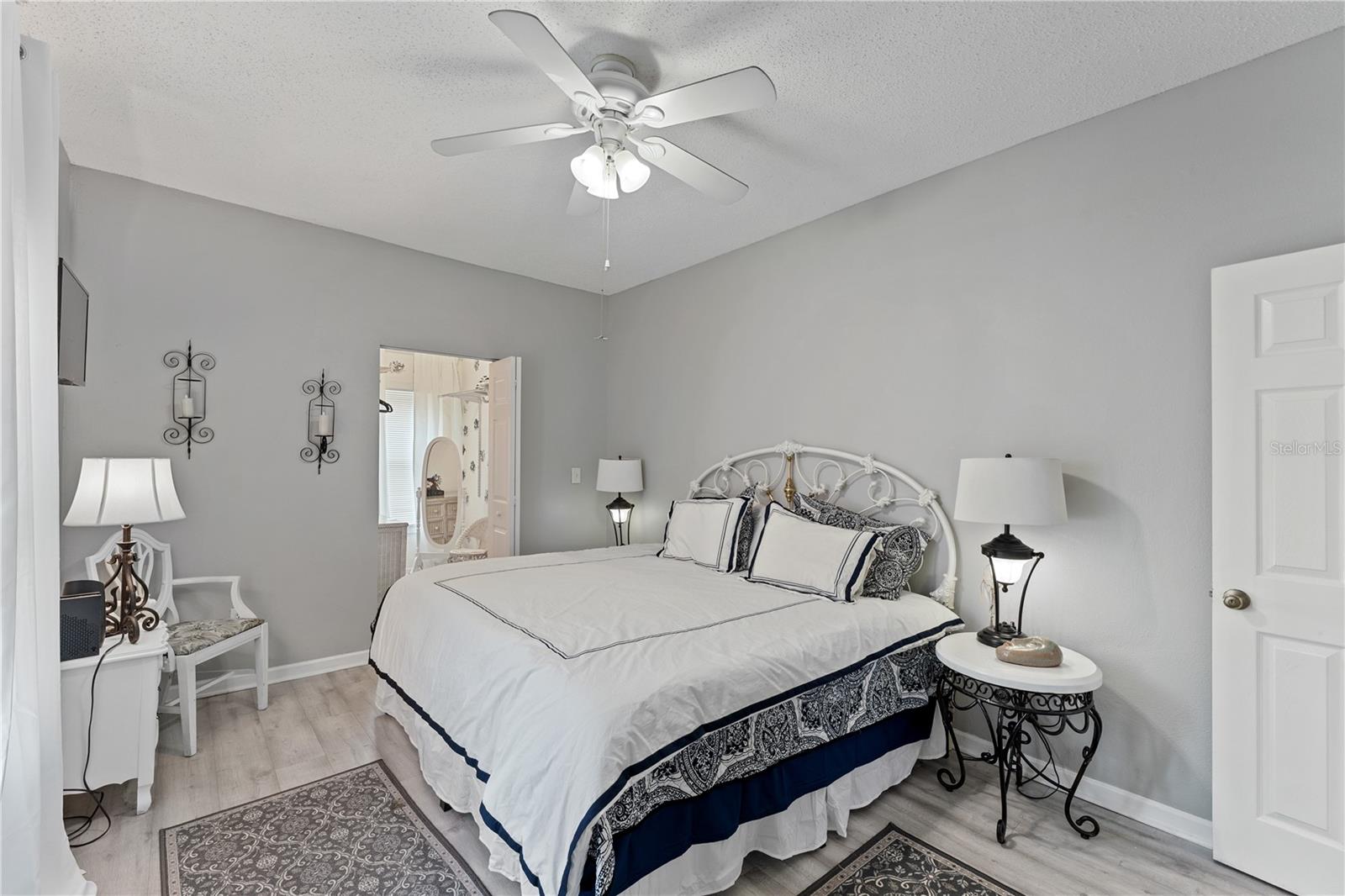 Image 4 of 15 For 914 8th Street N 1
