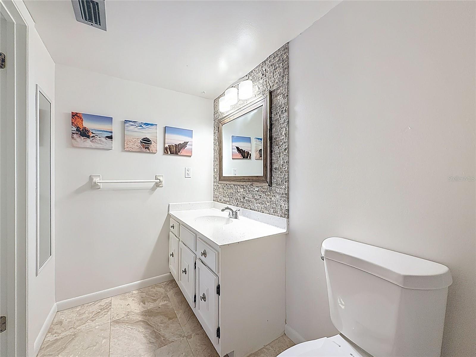 Image 18 of 25 For 106 1st Street E 306