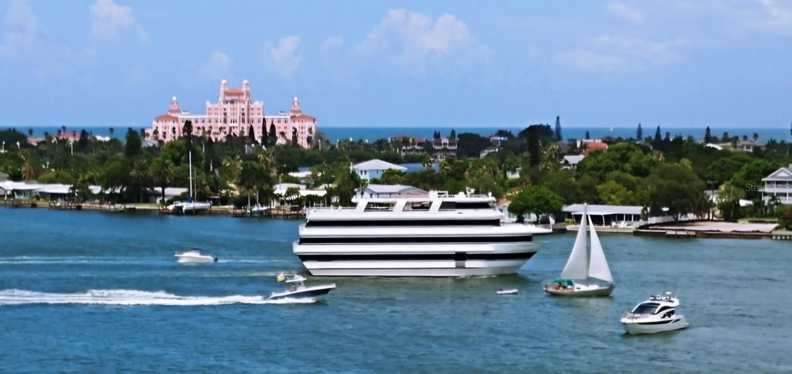 Image 24 of 28 For 6265 Sun Boulevard 806