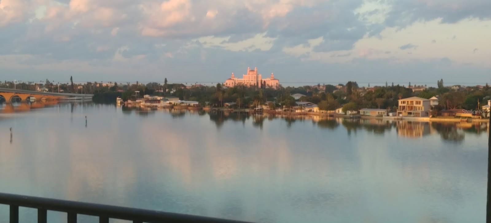 Image 3 of 28 For 6265 Sun Boulevard 806