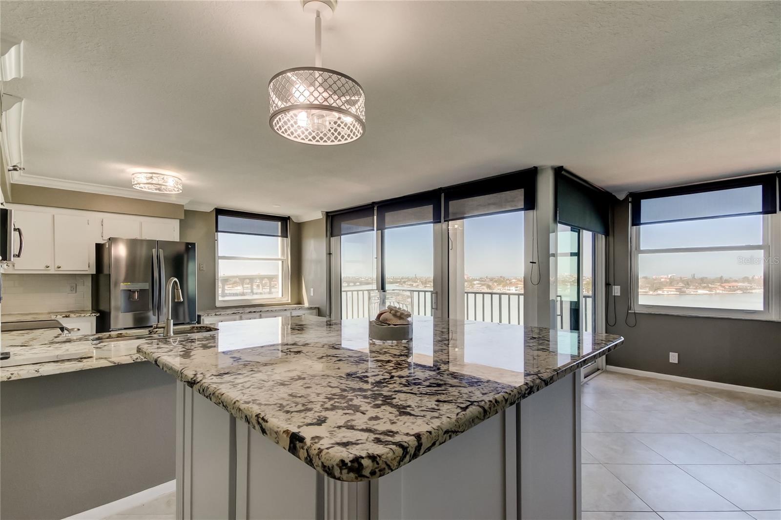 Image 6 of 28 For 6265 Sun Boulevard 806