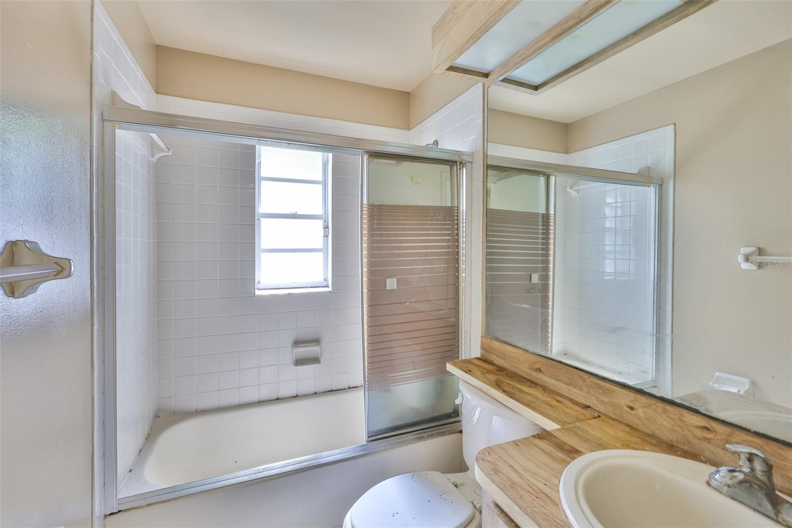 Image 17 of 31 For 1006 Pleasant Pine Court