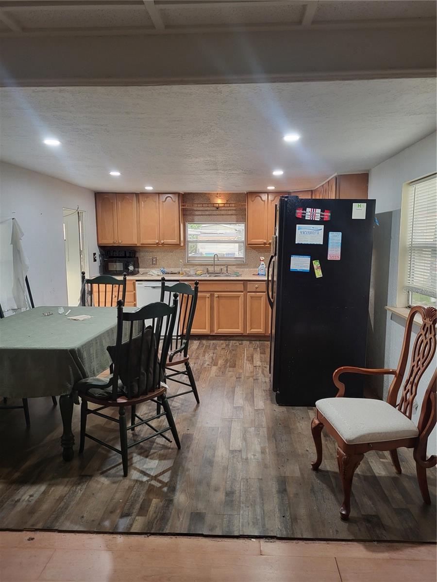 Image 5 of 16 For 6580 Seminole Boulevard 311