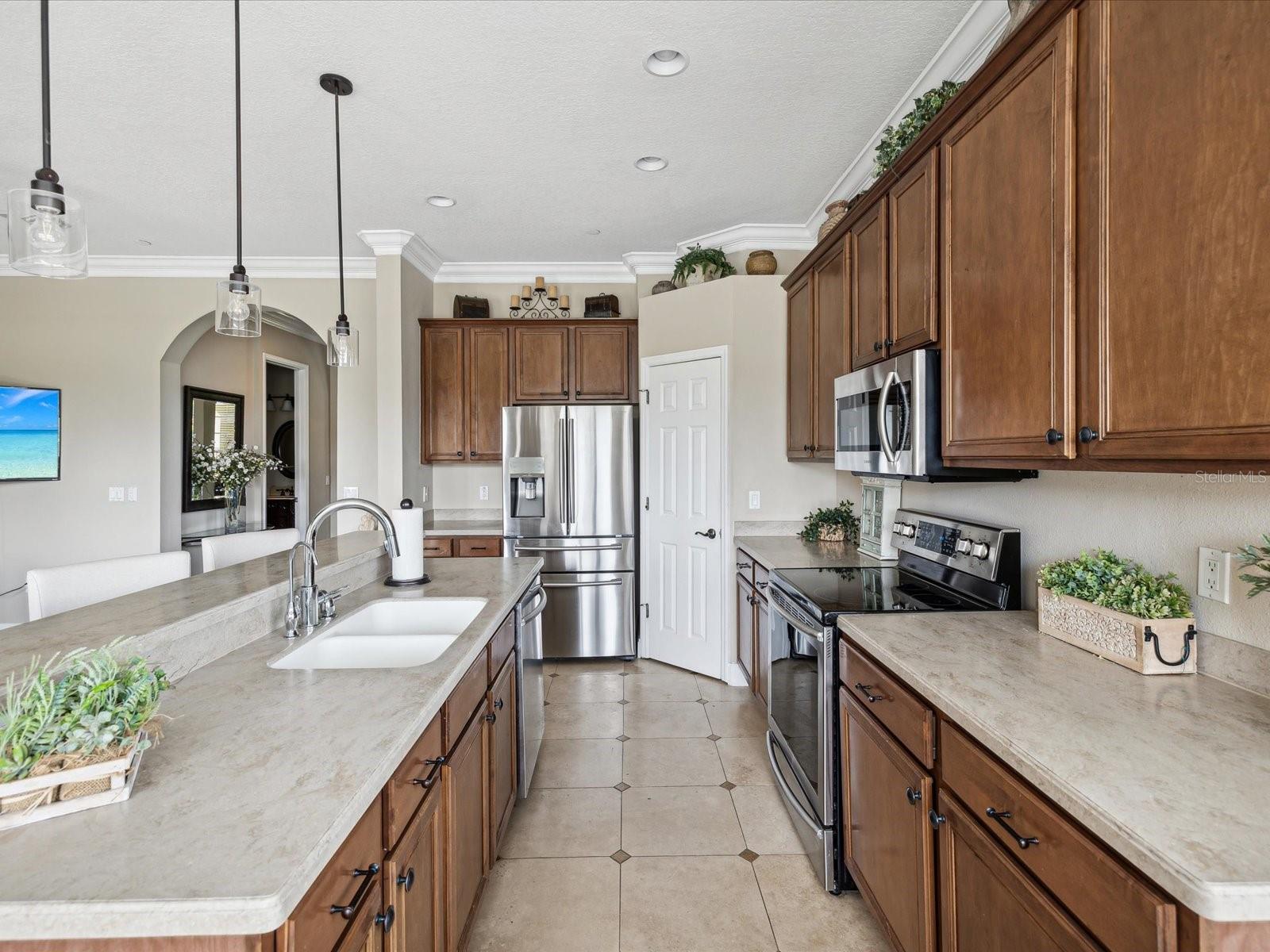 Image 7 of 70 For 94 Highland Avenue 2801