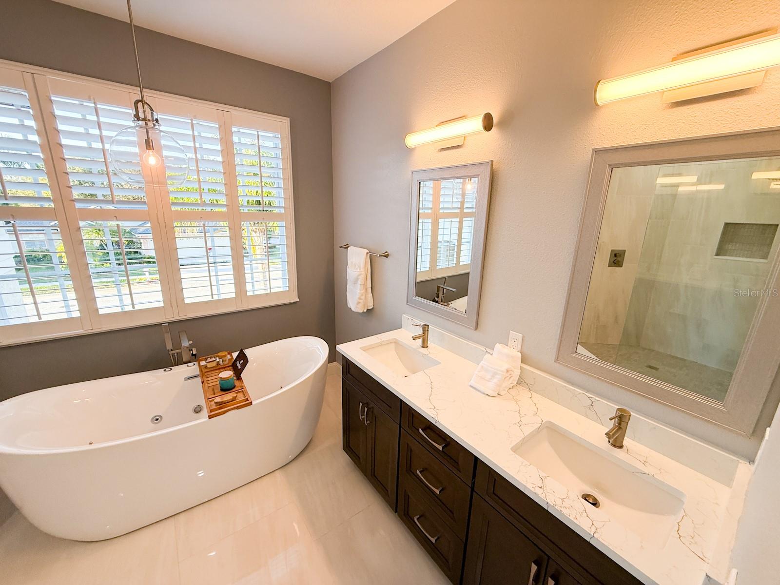 Image 22 of 55 For 1881 Riveredge Drive