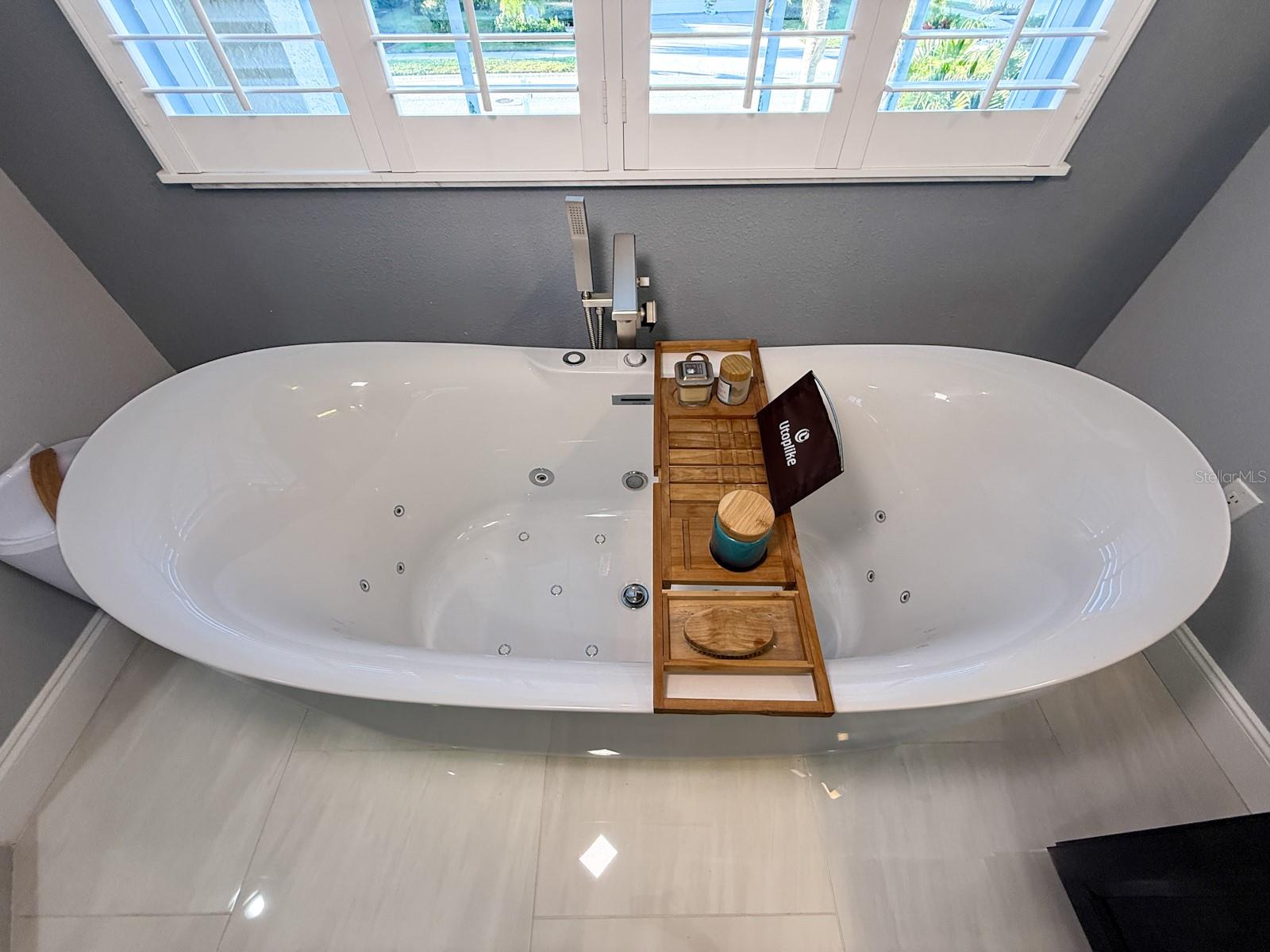 Image 23 of 55 For 1881 Riveredge Drive