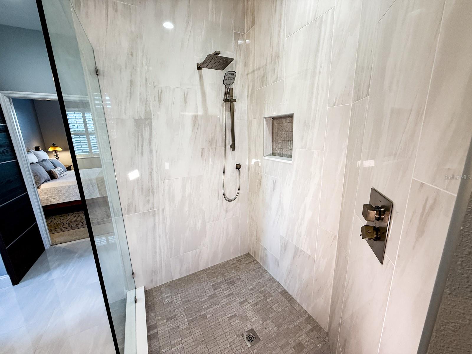 Image 24 of 55 For 1881 Riveredge Drive