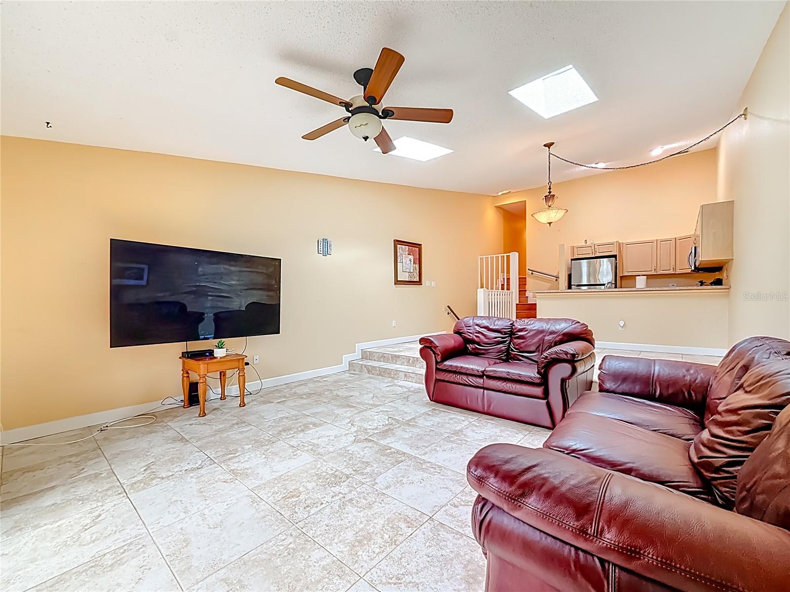 Image 6 of 26 For 6343 92nd Place N 2105