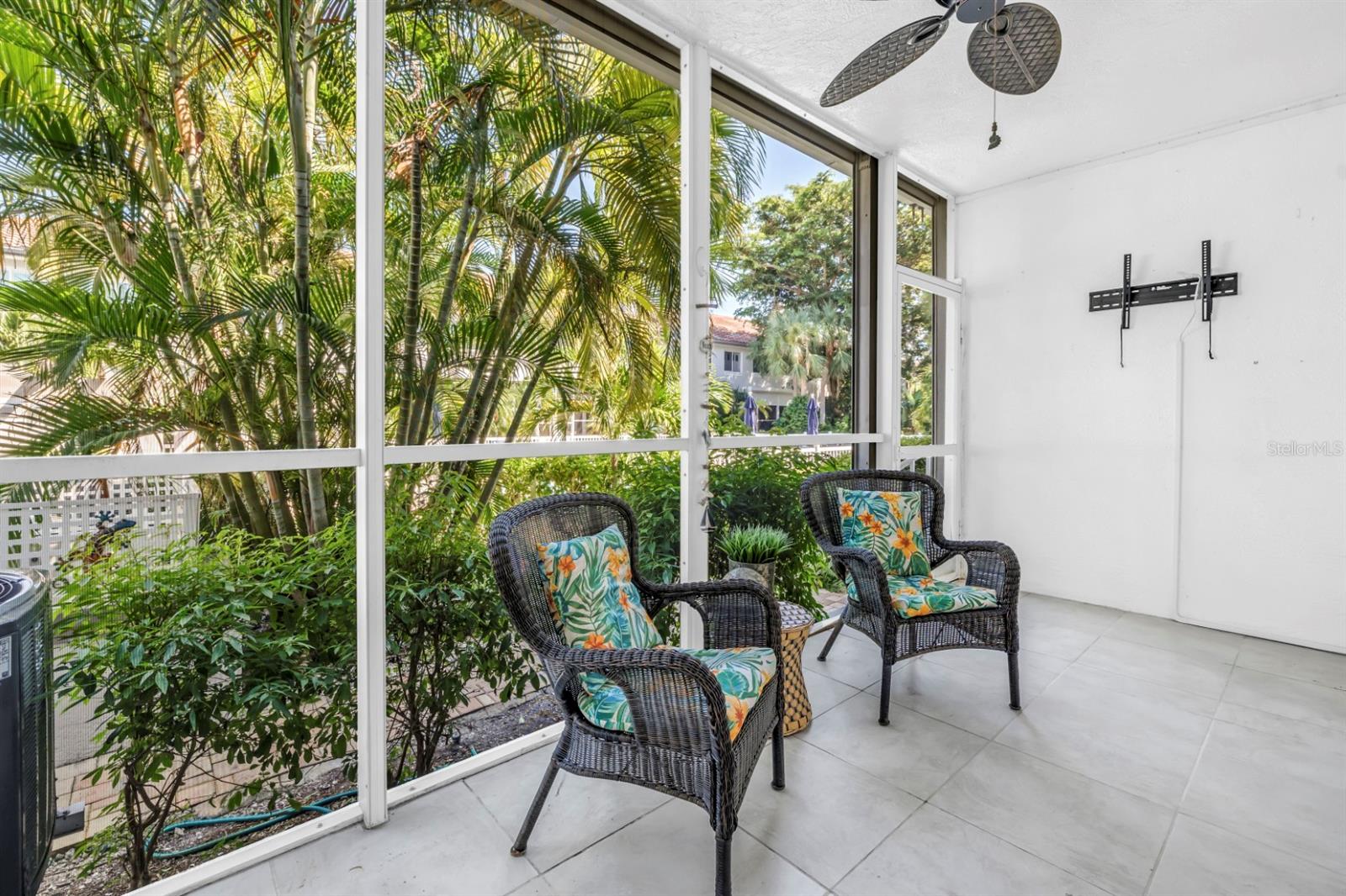 Image 15 of 41 For 903 Pinellas Bayway S 302