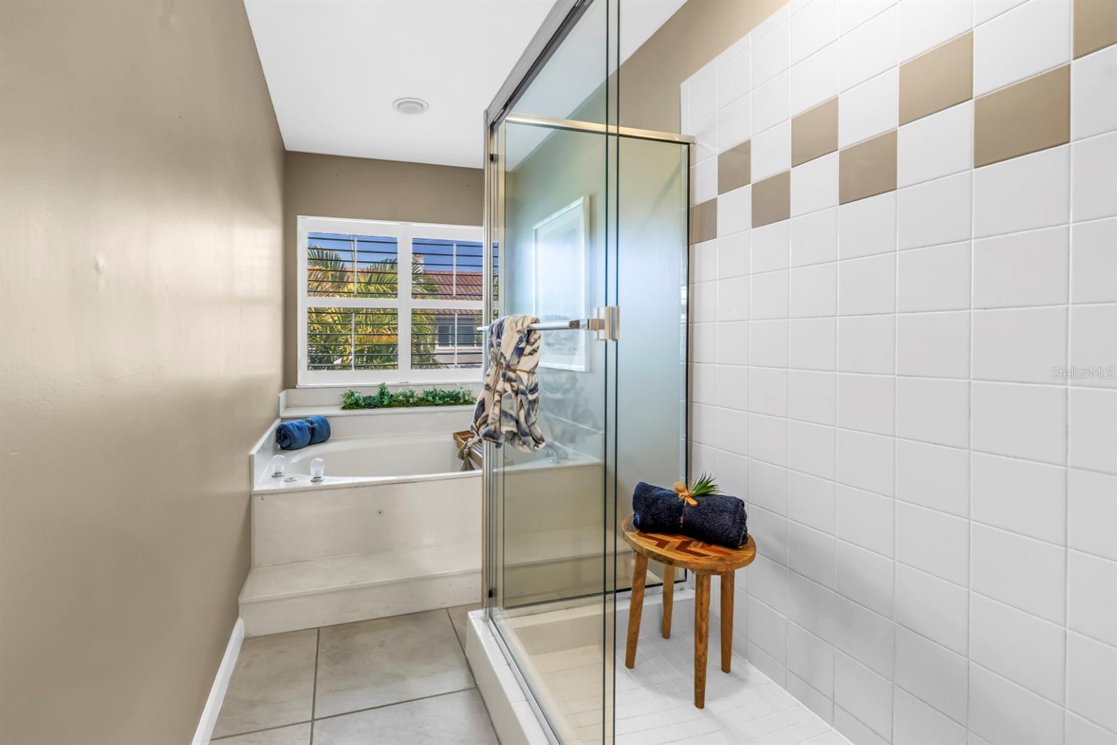 Image 21 of 41 For 903 Pinellas Bayway S 302