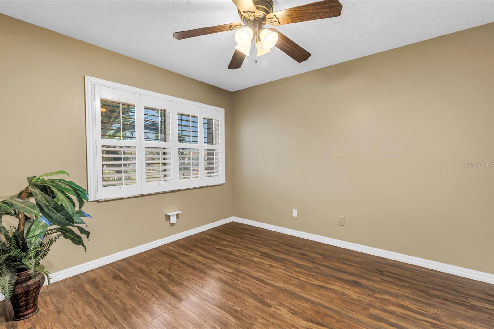 Image 26 of 41 For 903 Pinellas Bayway S 302