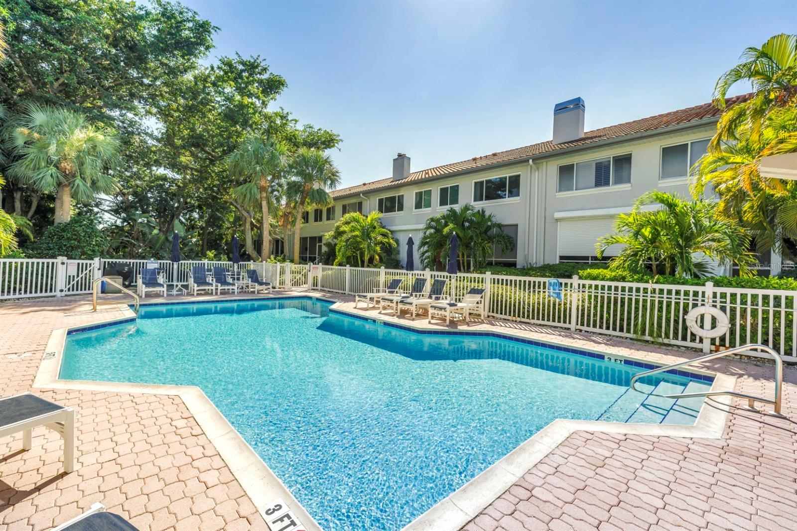 Image 4 of 41 For 903 Pinellas Bayway S 302
