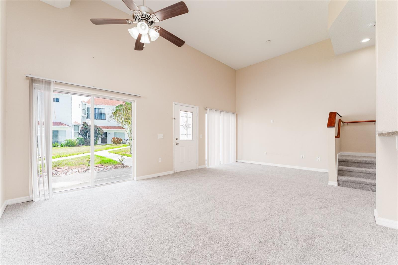 Image 13 of 51 For 9519 Citrus Glen