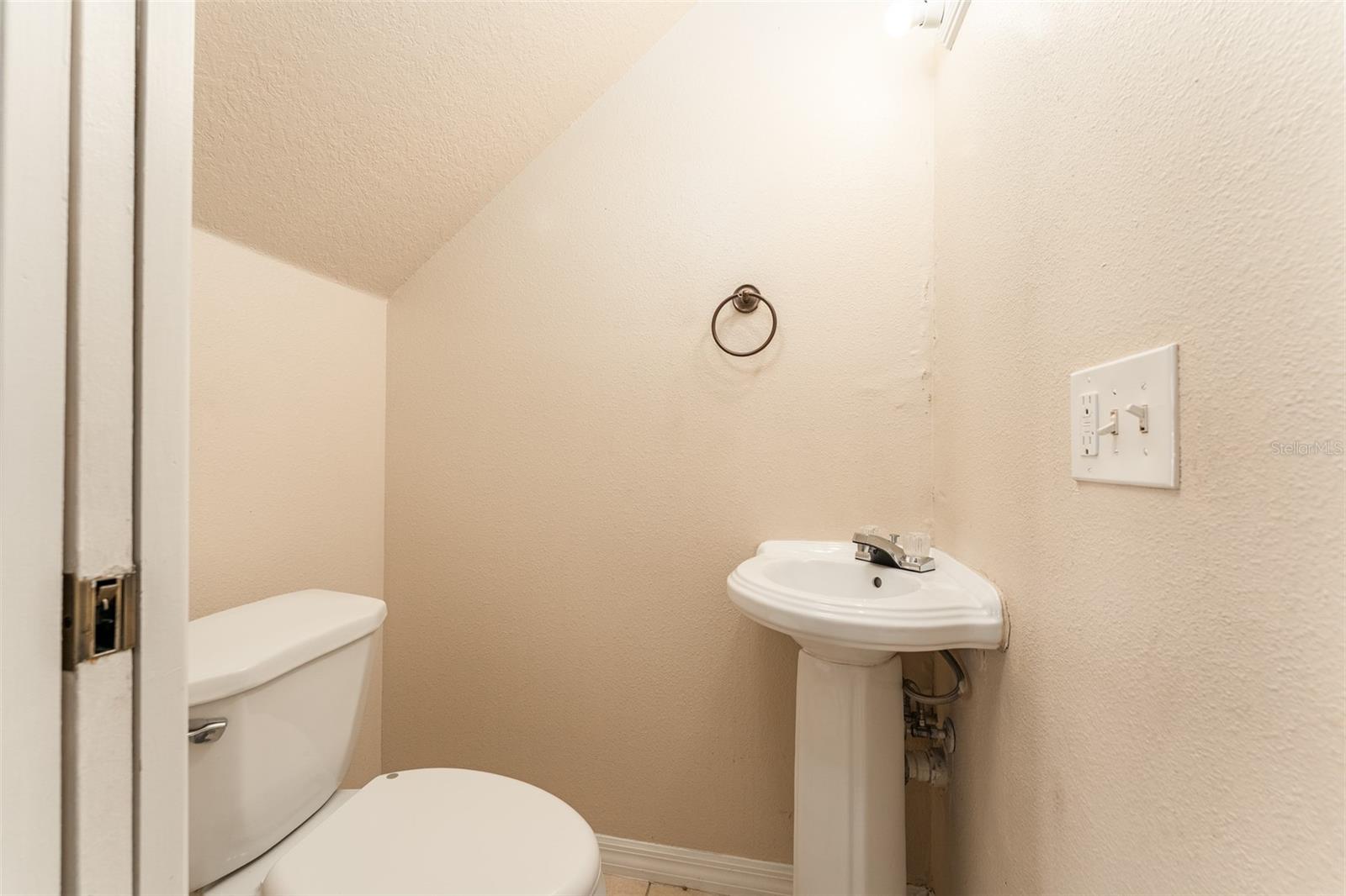 Image 15 of 51 For 9519 Citrus Glen
