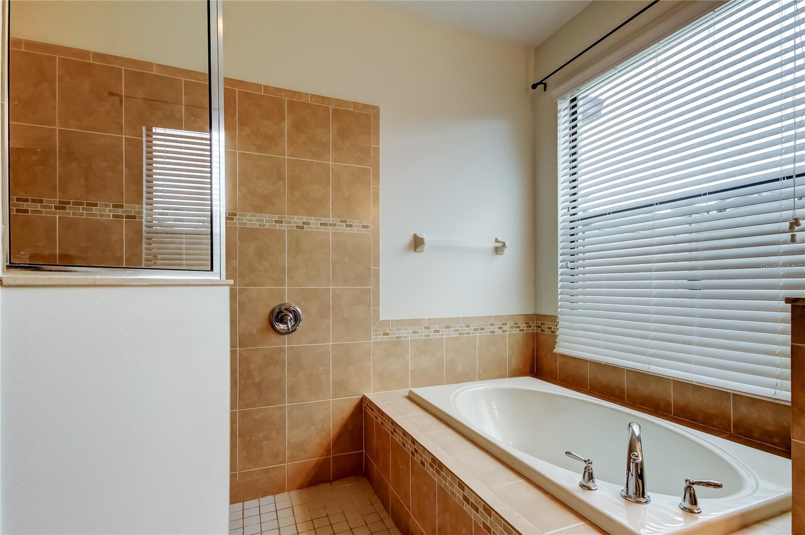 Image 17 of 40 For 12747 Tikal Way