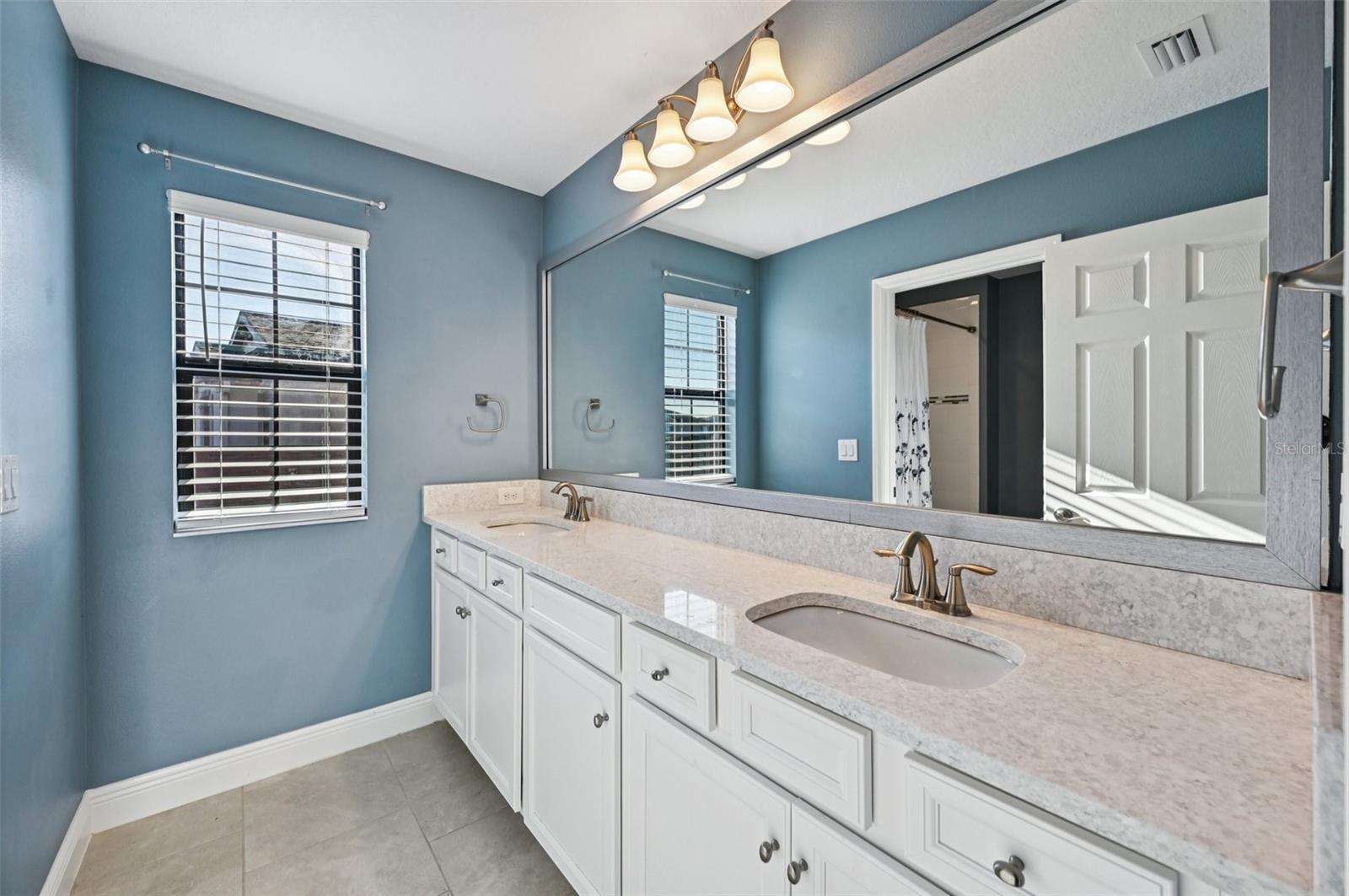 Image 43 of 72 For 13120 Foxtail Fern Drive