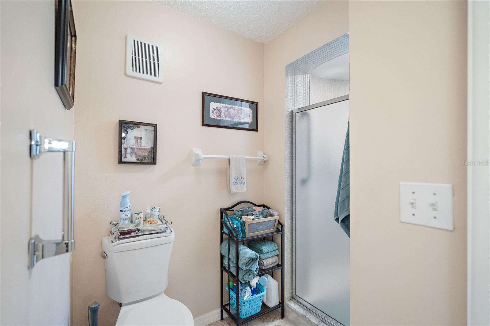 Image 20 of 45 For 116 Elmwood Circle