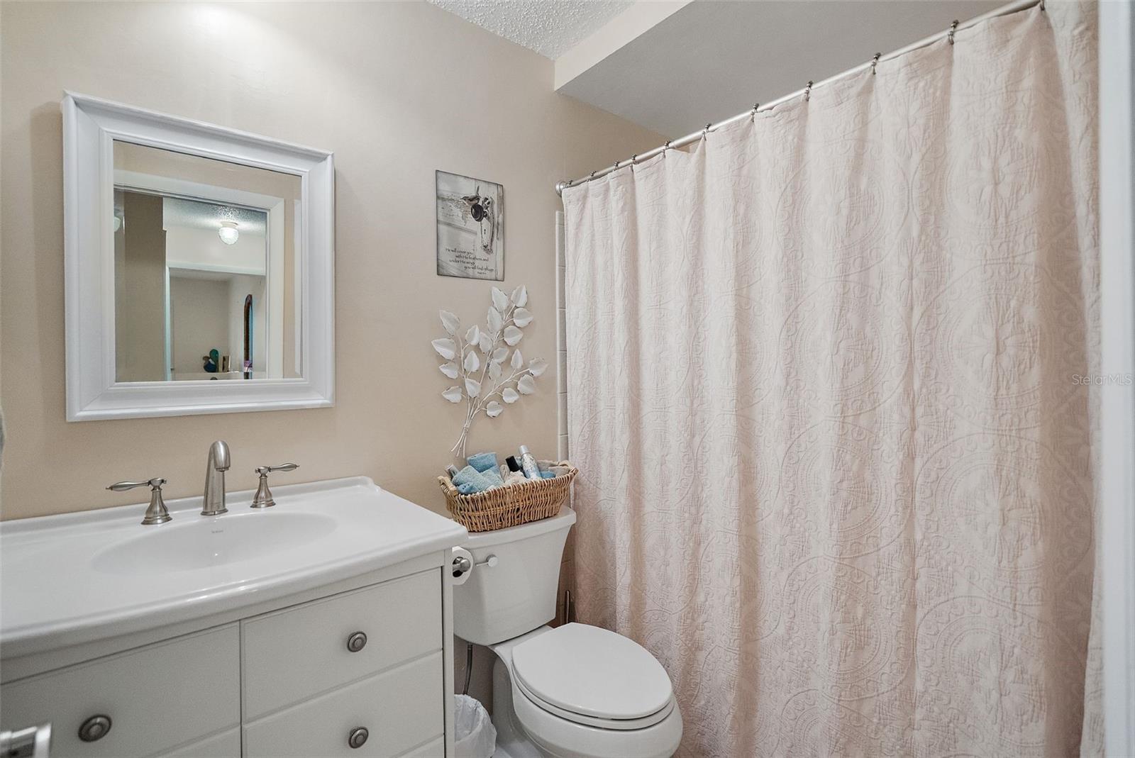 Image 25 of 45 For 116 Elmwood Circle