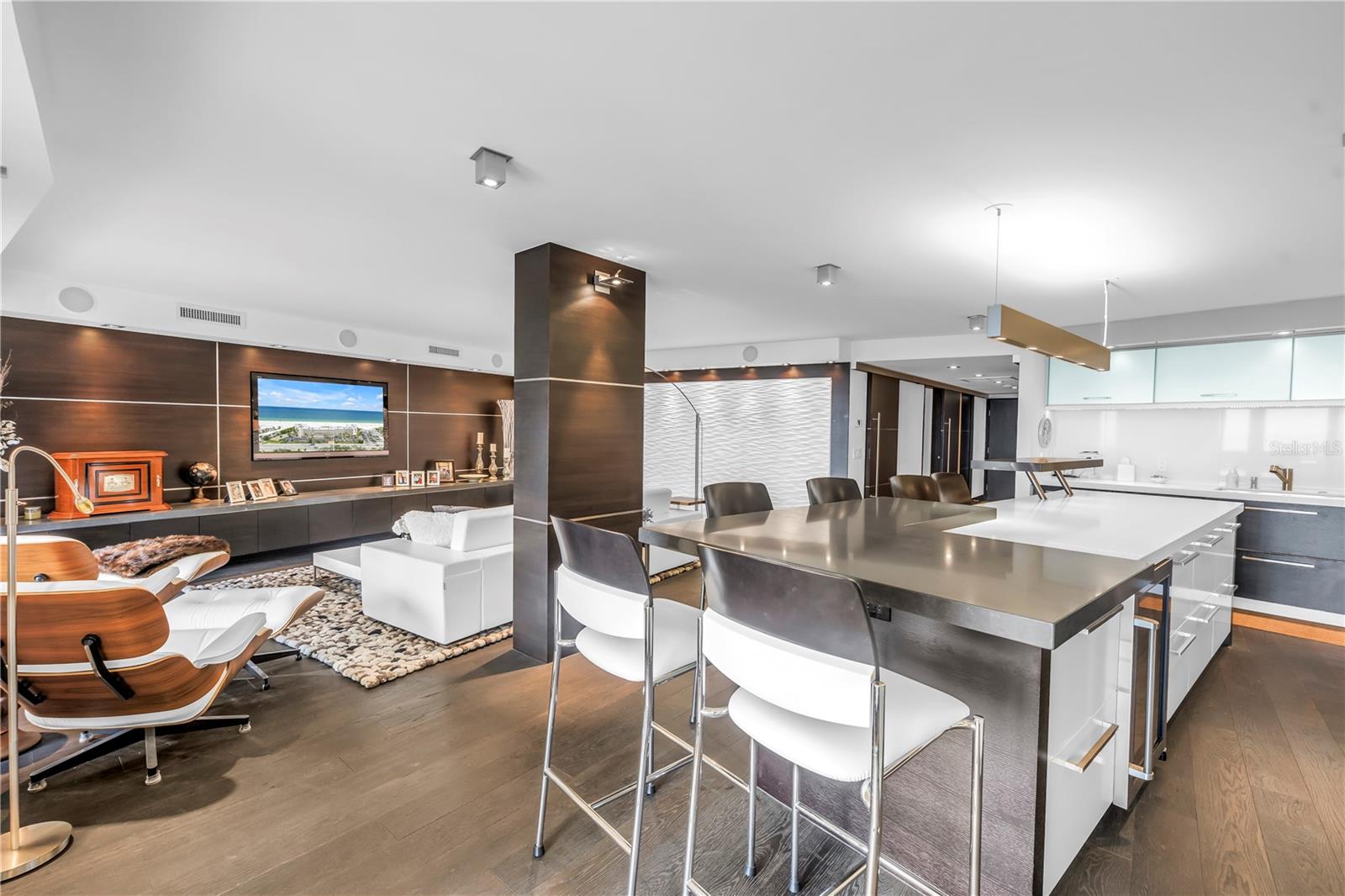 Image 13 of 57 For 4450 Gulf Boulevard 113