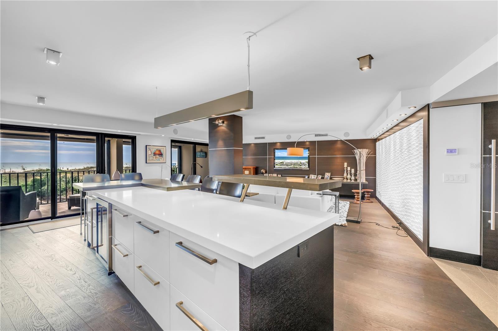 Image 7 of 57 For 4450 Gulf Boulevard 113