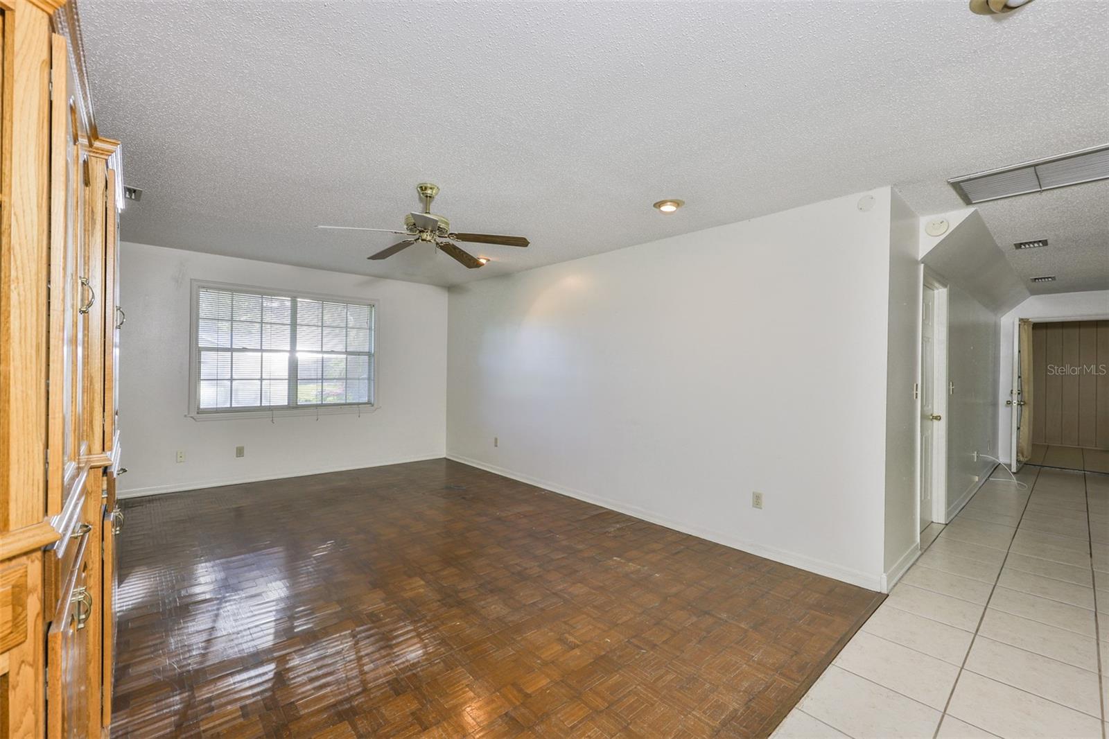 Image 15 of 54 For 306 Hollowtree Drive