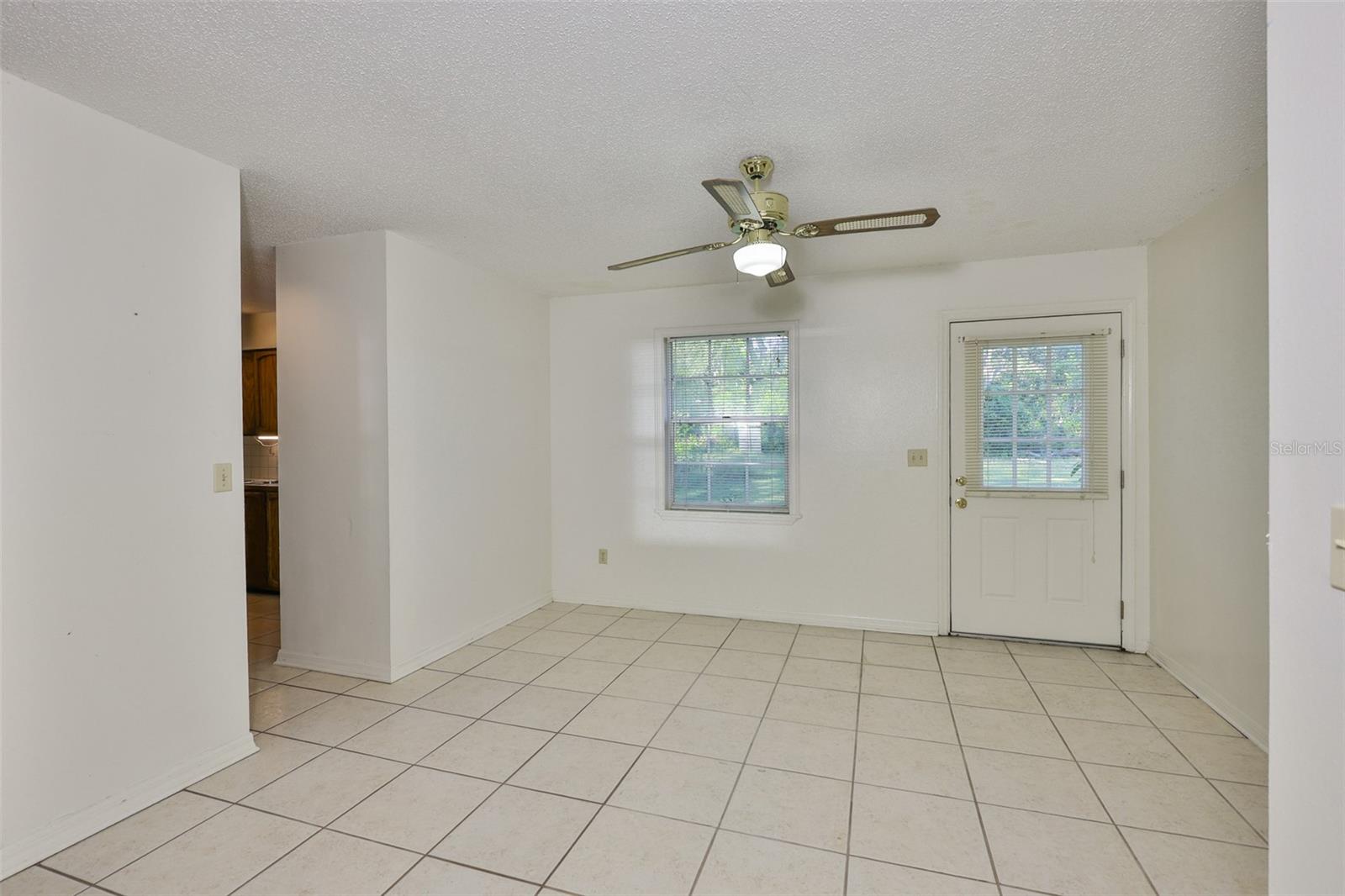 Image 19 of 54 For 306 Hollowtree Drive