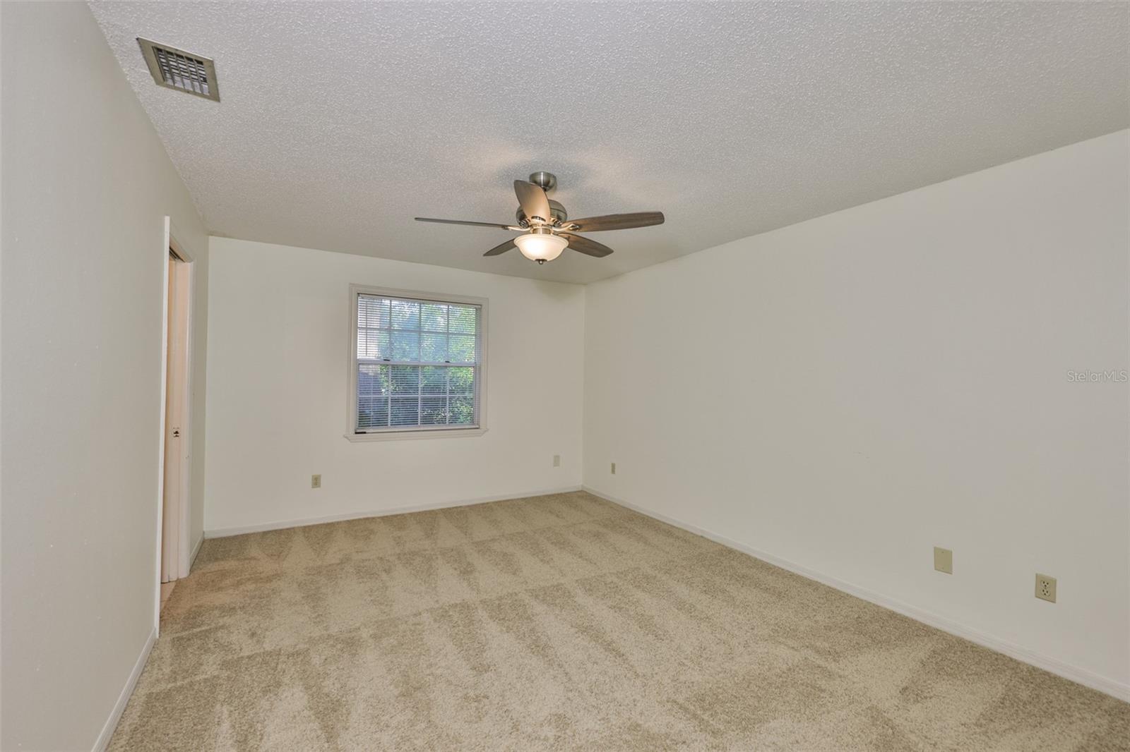 Image 31 of 54 For 306 Hollowtree Drive