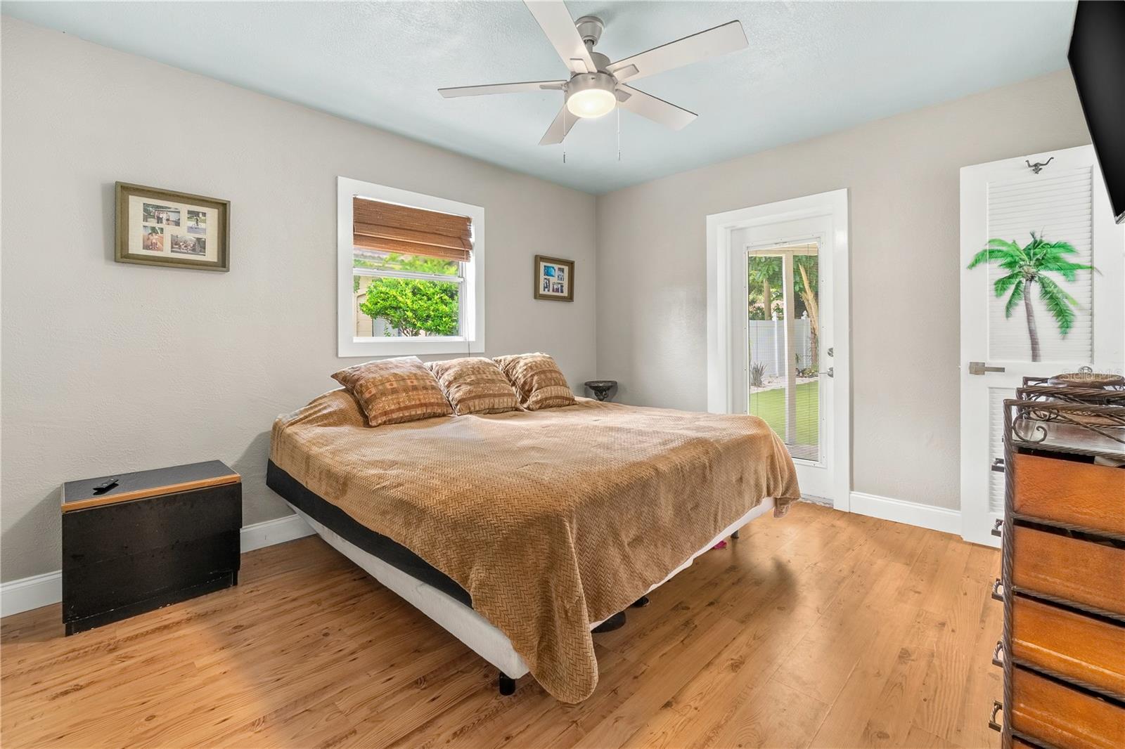 Image 23 of 35 For 9854 51st Avenue N