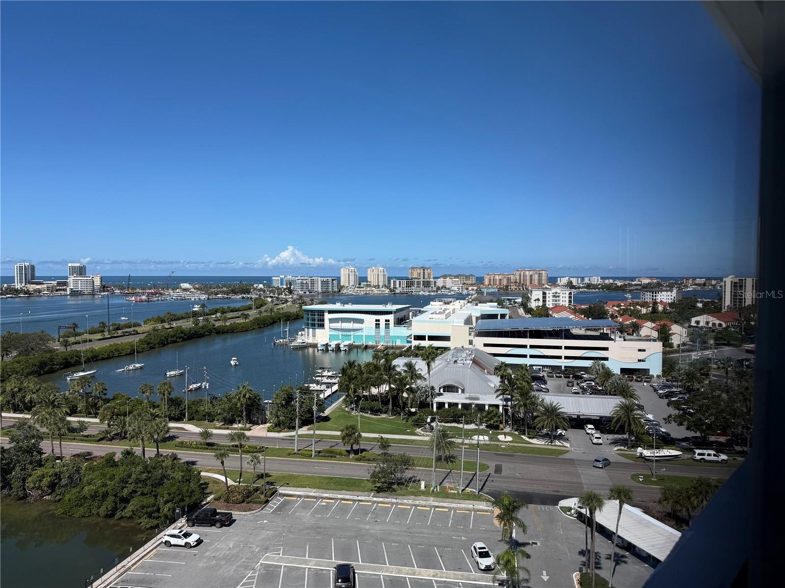 Image 39 of 41 For 31 Island Way 1107