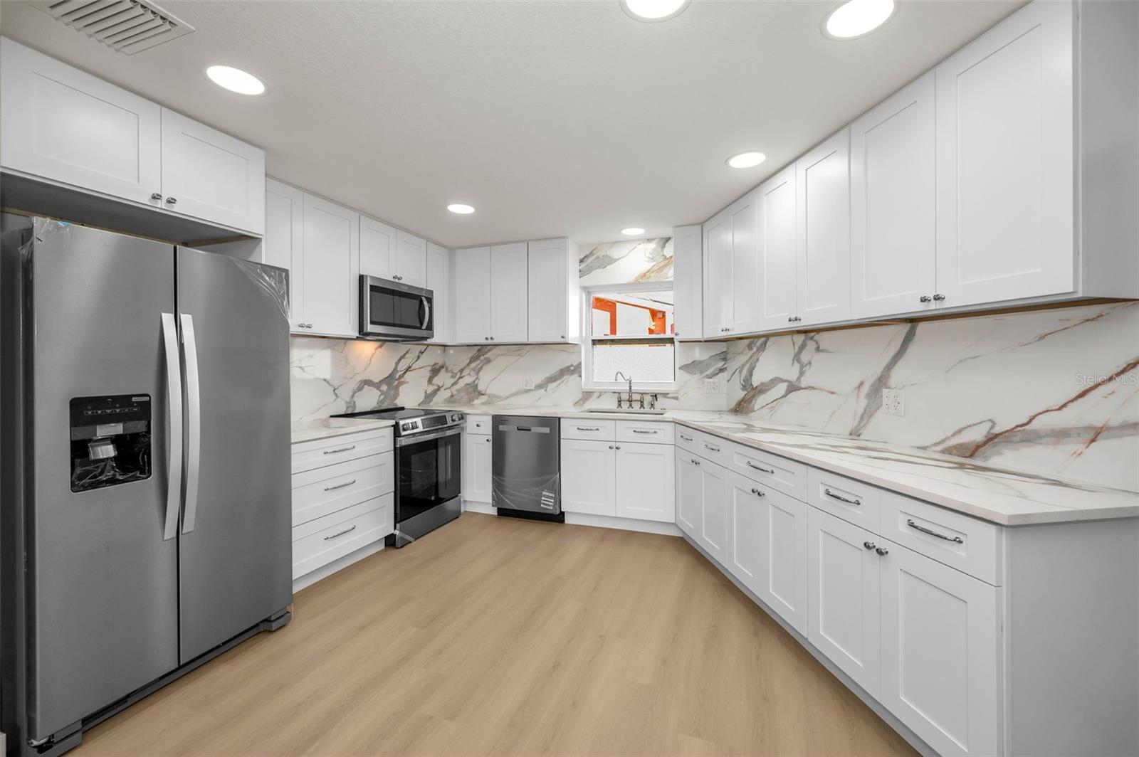 Image 10 of 38 For 1695 Clearwater Harbor Drive