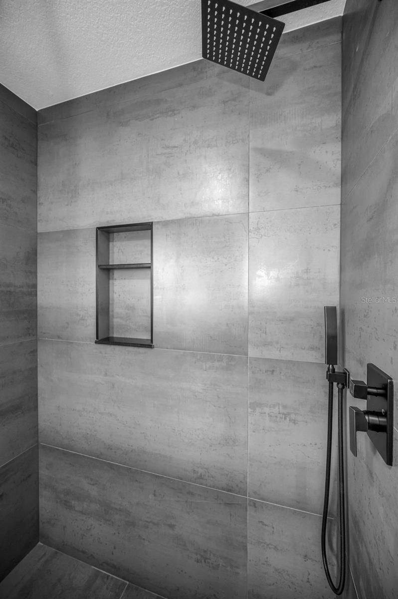 Image 18 of 38 For 1695 Clearwater Harbor Drive