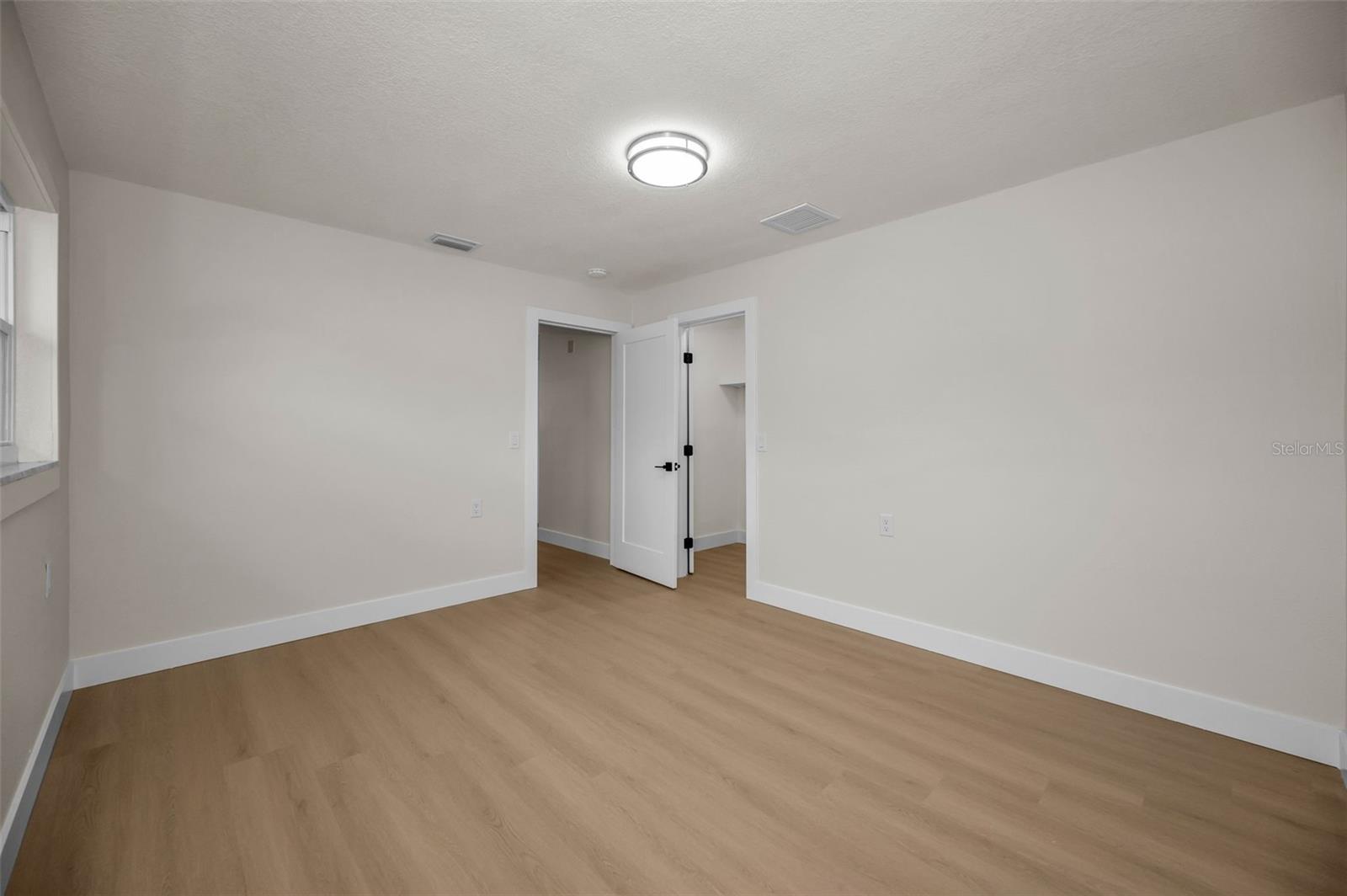 Image 20 of 38 For 1695 Clearwater Harbor Drive