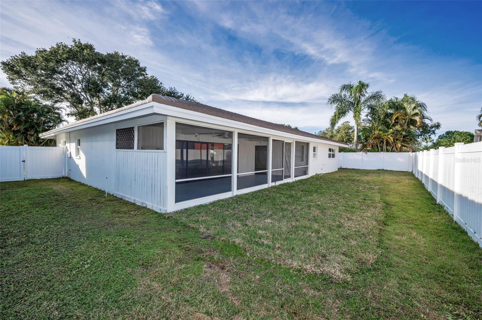 Image 28 of 38 For 1695 Clearwater Harbor Drive