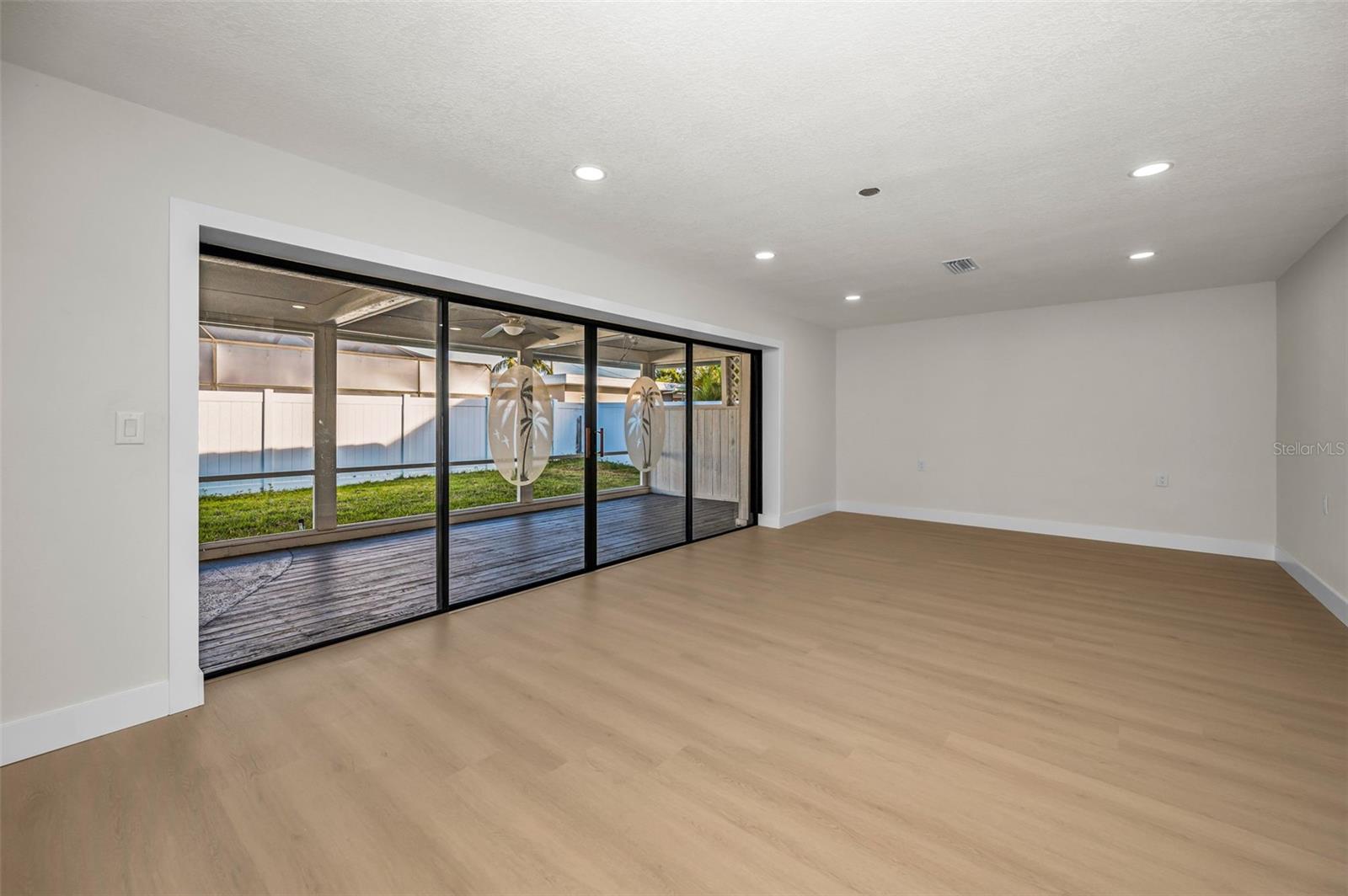 Image 3 of 38 For 1695 Clearwater Harbor Drive