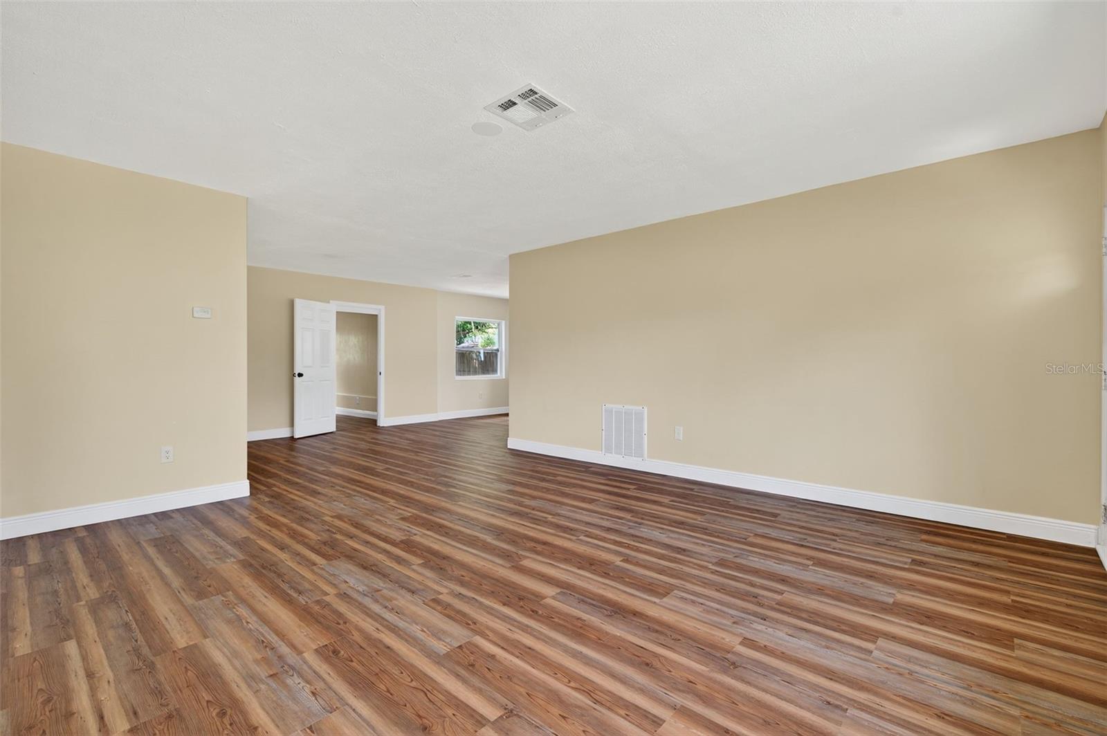 Image 9 of 64 For 12432 136th Lane