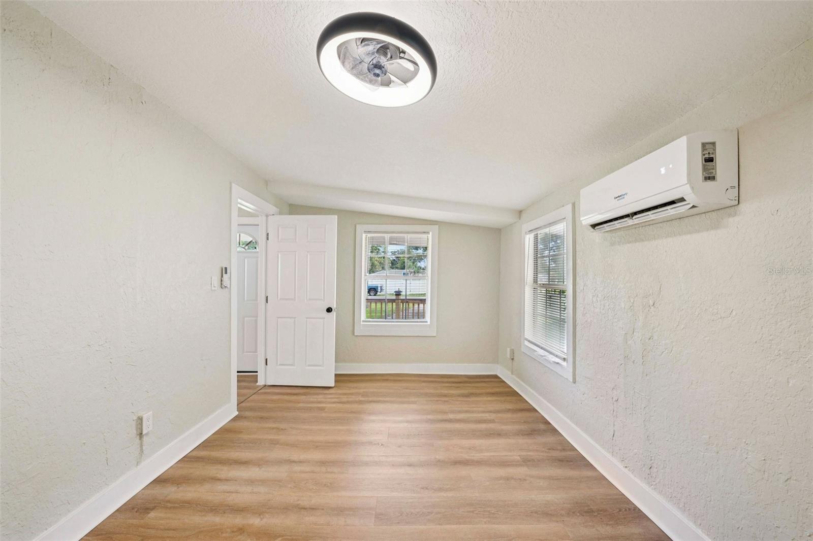Image 21 of 38 For 5502 40th Street N